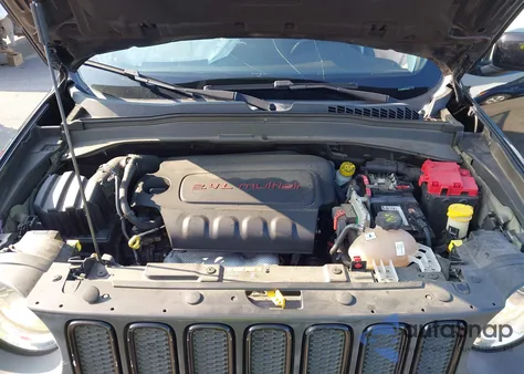 2018 Jeep Renegade Altitude Fwd из США, поврежденный, VIN ZACCJABB0JPH05715